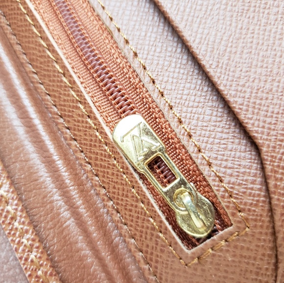 Louis Vuitton Wallet - Picture 5 of 8